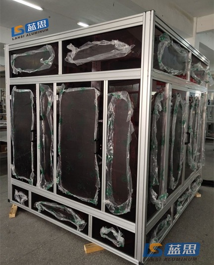 Schutzhülle aus Aluminiumprofil