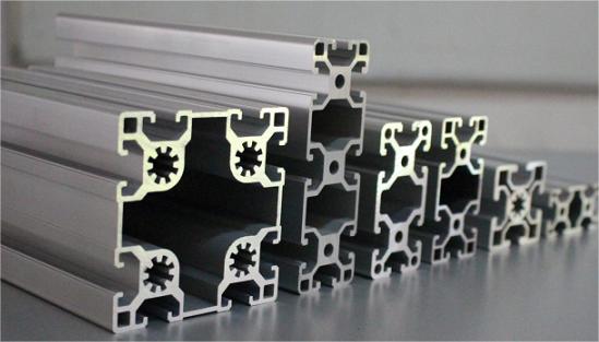 Anwendung von T-Nut-Aluminiumprofilen in automatisierten Montagelinien