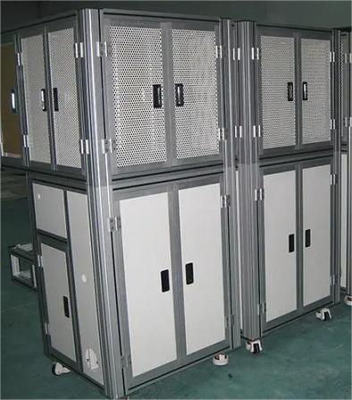 Aluminum profile electrical control cabinet (2) Elektrischer Schaltschrank aus Aluminiumprofil (2)